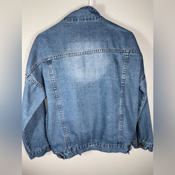 Distressed, women’s medium blue Jean jacket - Picture 4 of 7